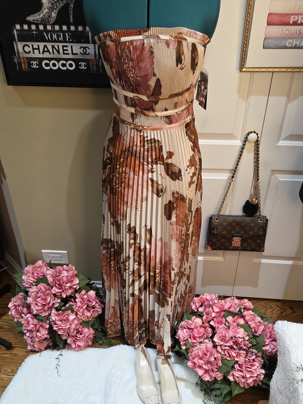 Nwt 10,8 Taylor Strapless Pleated Floral Maxi Dress in Cream and Brown